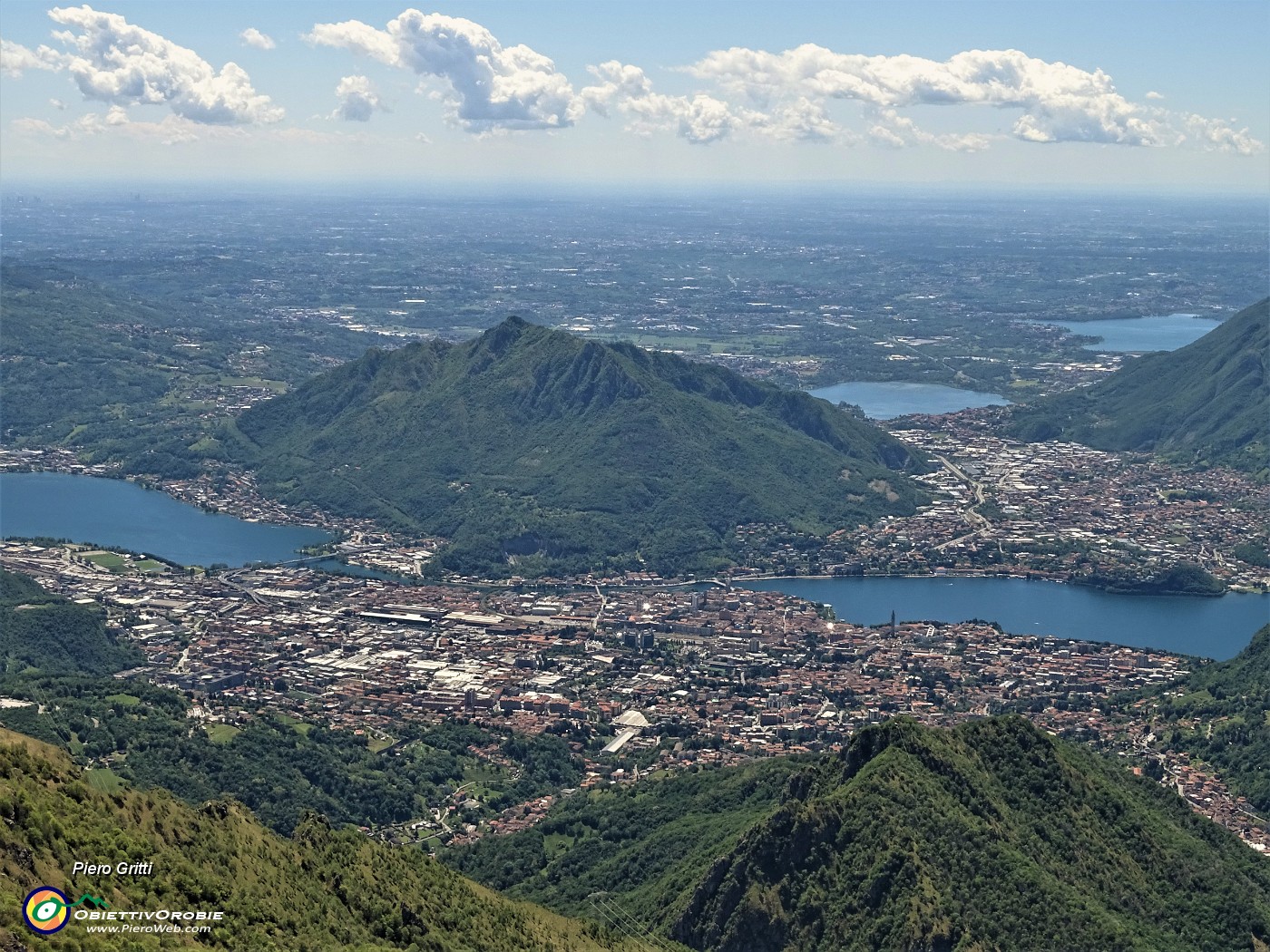 69 Lecco col Monte Barro e i suoi laghi.JPG